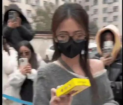 娱乐吃瓜爆料都是真的吗,吃瓜爆料,真相与谣言的交织  第3张 娱乐吃瓜爆料都是真的吗,吃瓜爆料,真相与谣言的交织  第3张